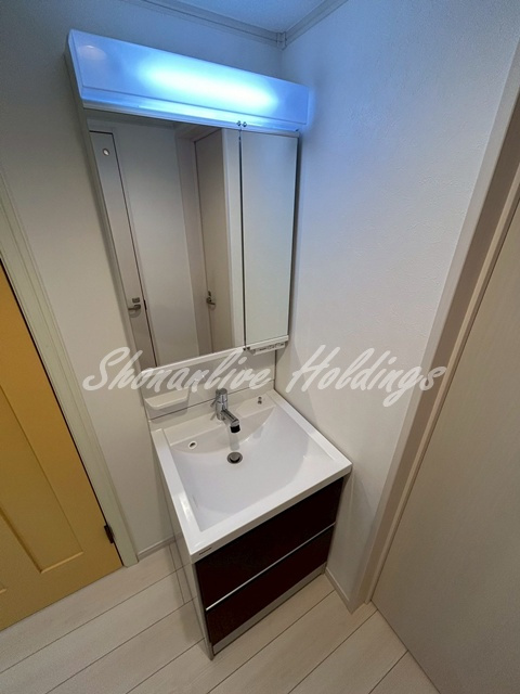 鎌倉市大船５丁目のアパートの洗面所|清潔感のある独立洗面台♪