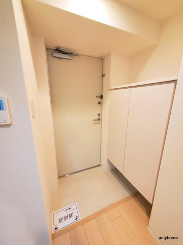 SERENiTE本町エコート　仲介手数料無料の玄関