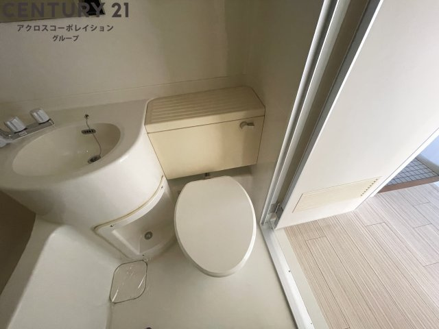 浴室内にトイレがあります☆