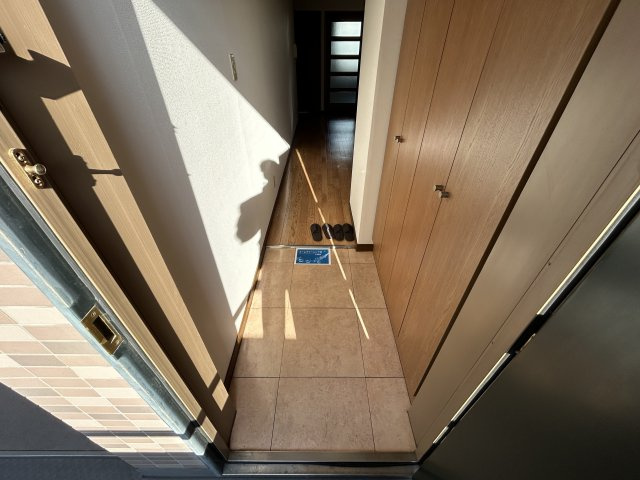 グリシーヌ静徳の玄関