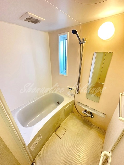 藤沢市土棚のアパートの浴室