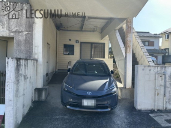 姫路市白鳥台2丁目/中古戸建の駐車場