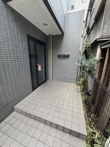 H.Mフラットのエントランス