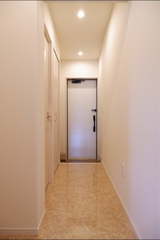 シャルパンティエの玄関