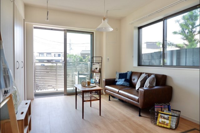 シャルパンティエの洋室