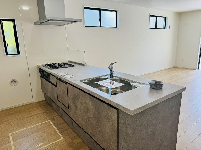 八王子市　中野町　新築一戸建て　２期のキッチン|～使い勝手良くオシャレなシステムキッチン～
