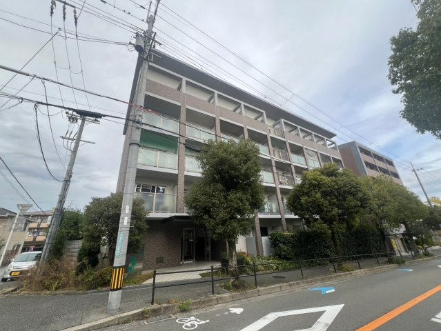 シプレスの外観