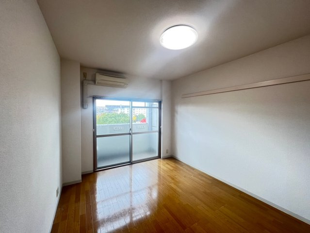 シプレスの寝室