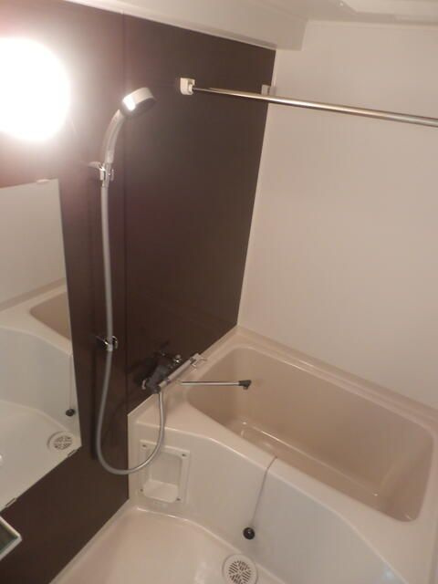 アイルイムーブル向島の浴室