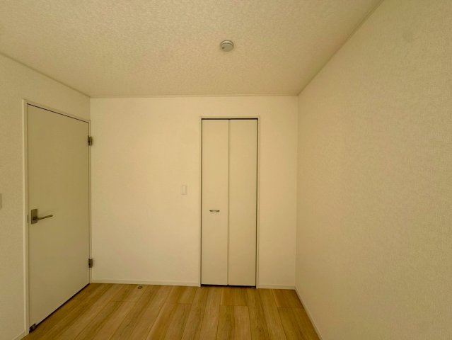 クレイドルガーデン南城市佐敷佐敷 第1・1号棟の洋室|２階主寝室6.7帖＋WIC2帖