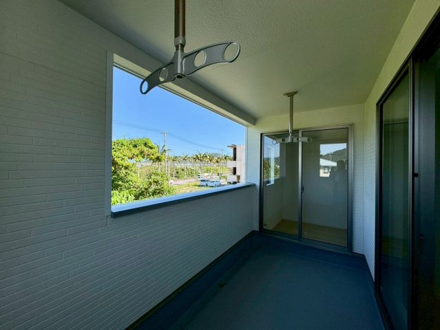 クレイドルガーデン南城市佐敷佐敷 第1・1号棟のバルコニー|急な雨も安心♪様々な用途に使える広々二面ルーフバルコニー