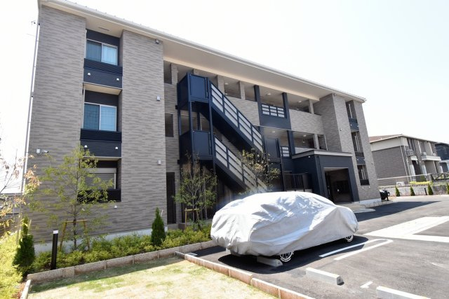 ベルフローラの駐車場