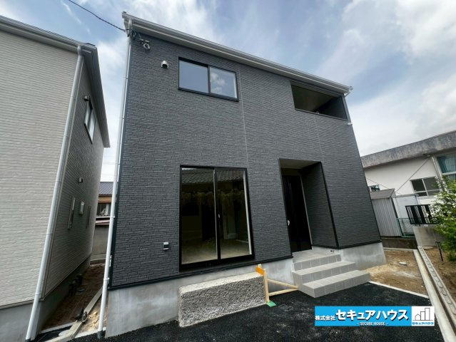 みよし市三好町　全2棟の外観|■現地外観写真
駐車2台可能！オプション工事でカーポート設置などいかがでしょうか。その他にも、フェンスなどの「オプション工事」もご提案いたします♪