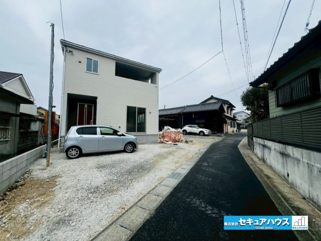 みよし市三好町　全2棟の外観|【1号棟外観パース】
■株式会社　セキュアハウス■
住宅ローンに強く、知識、経験豊富なスタッフ在籍
お客様に寄り添い、ご成約後もサポート致します