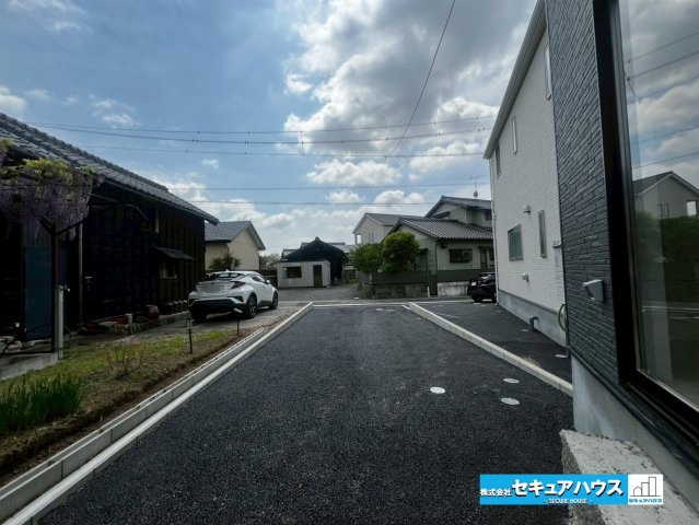 【本日ご案内可能】みよし市三好町　全2棟の駐車場|【駐車場】
◆駐車3台可能♪
◆広々とした駐車スペースになっております。　　　　　　　　　　　　　　　　　　　　　　　　　　　　　　　　　　　　　　　　　　　　　　　　　　　　　　　　　　　　　　　　
