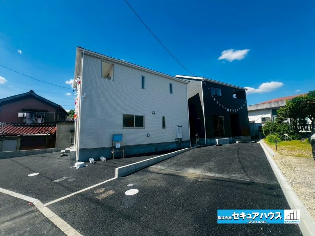 【本日ご案内可能】みよし市三好町　全2棟の前面道路含む現地写真|事前予約にて現地ご見学いただけます！お気軽にお問い合わせください♪
■株式会社　セキュアハウス■
住宅ローンに強く、知識、経験豊富なスタッフ在籍
お客様に寄り添い、ご成約後もサポート致します。　　　　