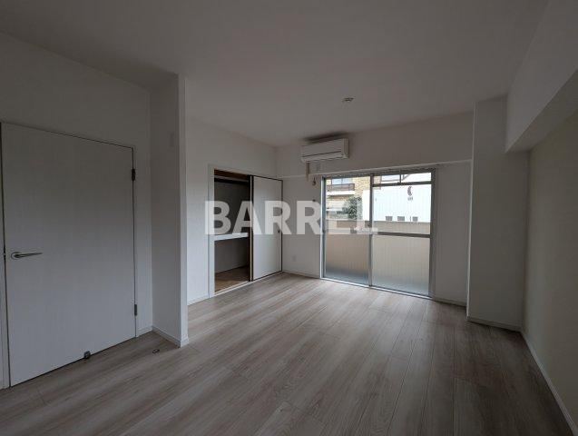 ヴィラ箕面の居間・リビング