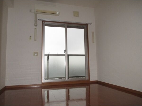 高畑レジデンスの居間・リビング