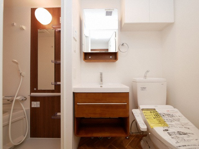 大阪市中央区船越町２丁目の賃貸マンションの洗面所