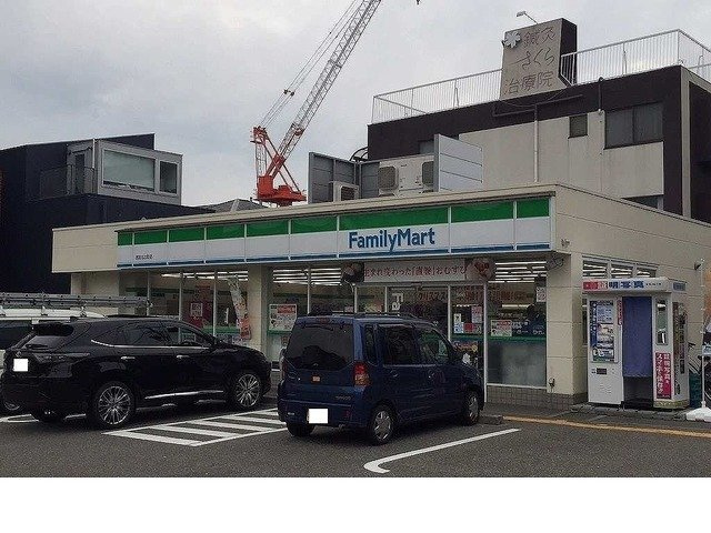 アルビコッコの周辺|ファミリーマート名次町店様まで750m