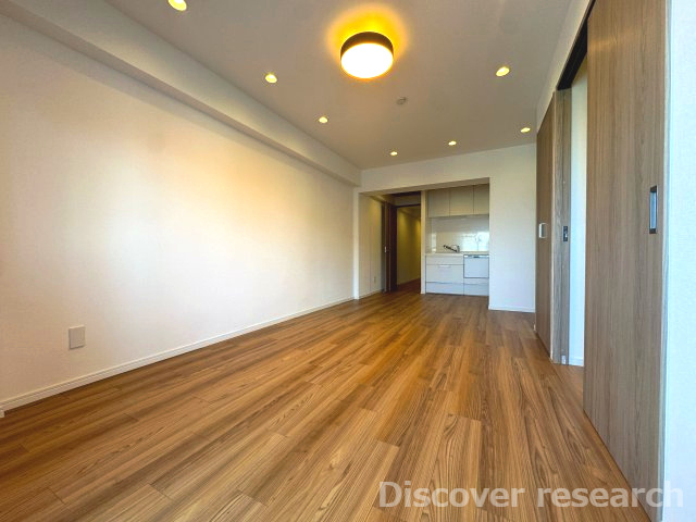 カーサ三鷹の居間・リビング|【LDK（約12.5帖）】