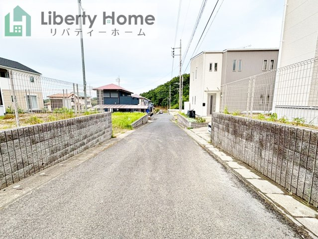 東海村村松第6　新築戸建　2号棟の前面道路含む現地写真