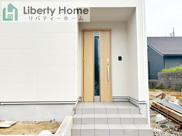 東海村村松第6　新築戸建　2号棟の玄関