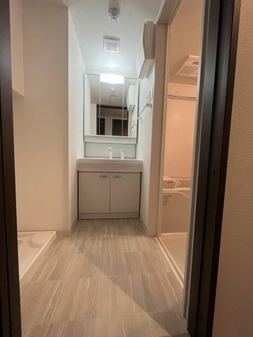 ボワットノワールの洗面所|ゆったりとスペースのある洗面所