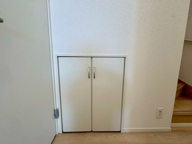 クレイドルガーデン南城市佐敷佐敷 第1・２号棟の収納|便利な階段下収納