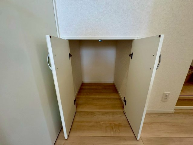 クレイドルガーデン南城市佐敷佐敷 第1・２号棟の収納|便利な階段下収納