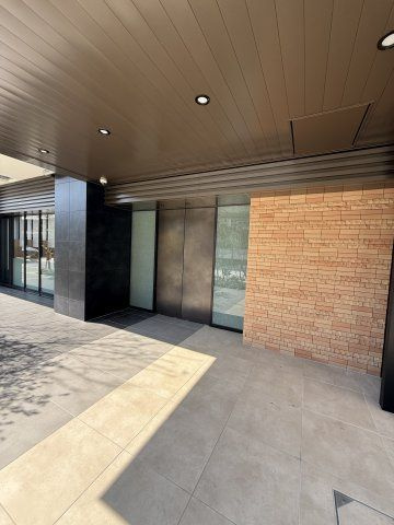 ブランシエスタ森ノ宮のエントランス