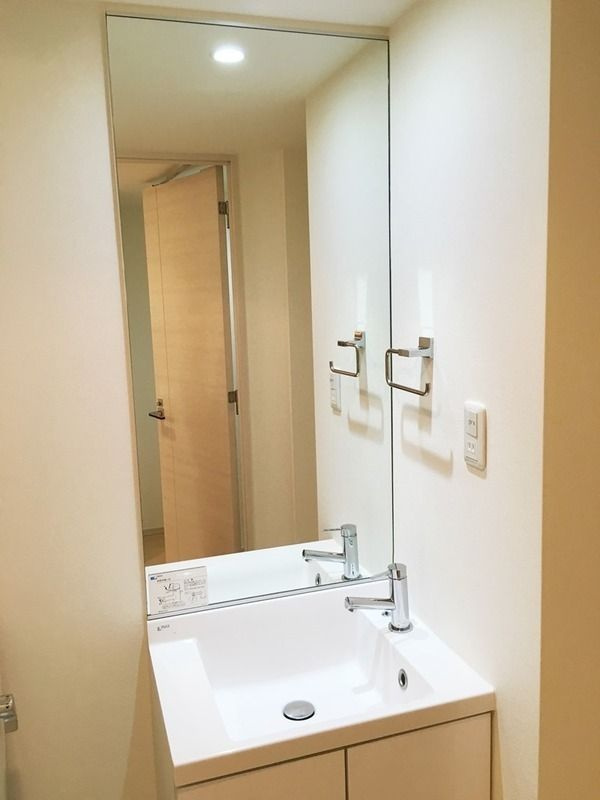 ガリシアレジデンス目黒本町の独立洗面台