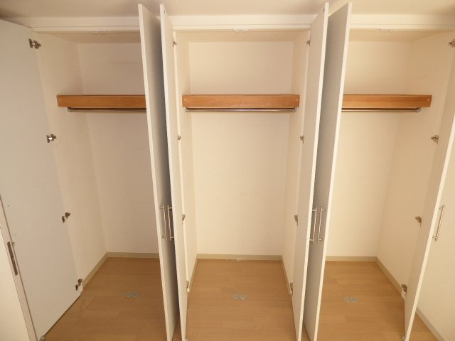 D'グラフォート大阪N.Y.タワー肥後橋の収納