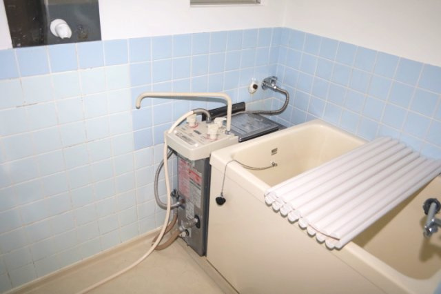 グレイス山王の浴室|バランス釜なので追焚していつでも温かいお風呂に入れます♪