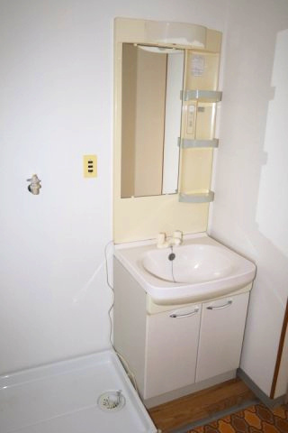 グレイス山王の洗面所|洗面化粧台・洗濯機置場