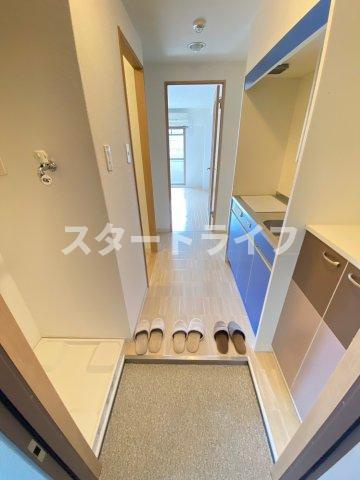 大阪市東淀川区東中島１丁目の賃貸マンションの玄関
