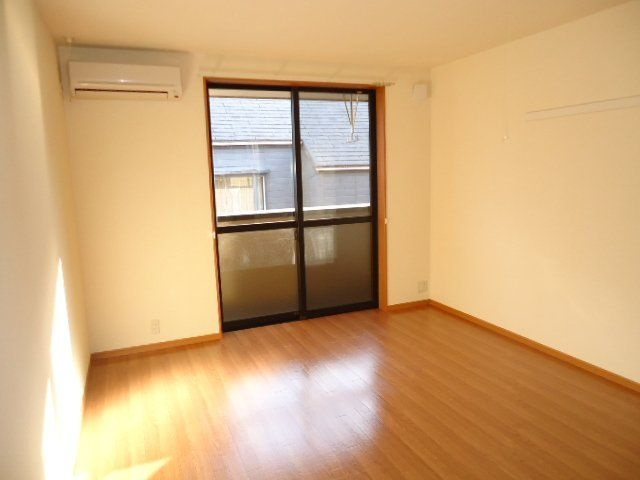 シャトー・中之庄の洋室