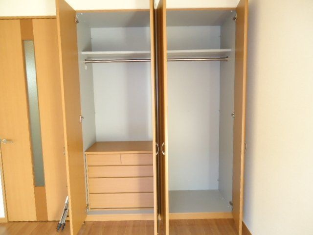 シャトー・中之庄の収納