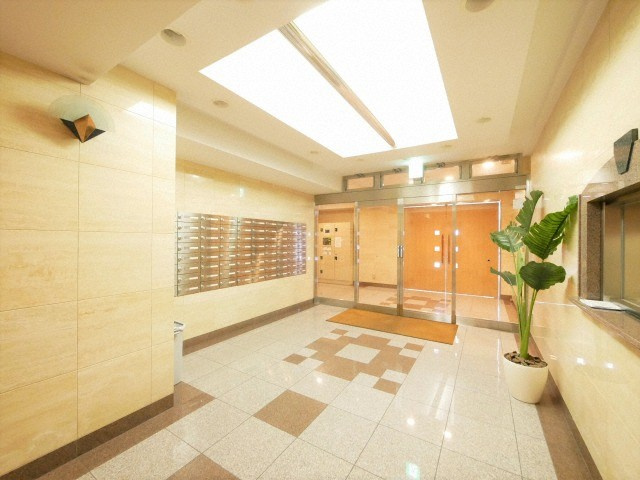 大阪市中央区松屋町住吉の賃貸マンションのロビー