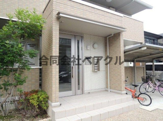 【エントランス】 | アコード勧修 | 建物の内部です