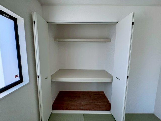 クレイドルガーデン南城市佐敷佐敷 第1・３号棟の収納|生活に和の趣をもたらす畳の部屋4.5帖に設置された押し入れ収納