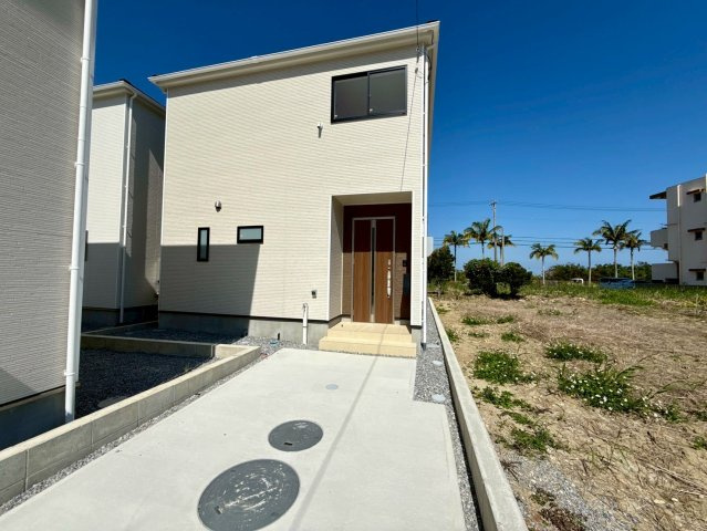 クレイドルガーデン南城市佐敷佐敷 第1・３号棟の外観|縦列駐車３台可＆ガーデンスペース付き♪