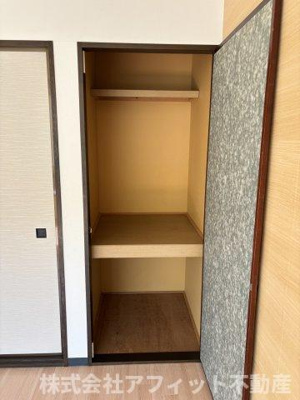 【その他】 | ヴィラ丹波屋A | 洋室6帖の収納