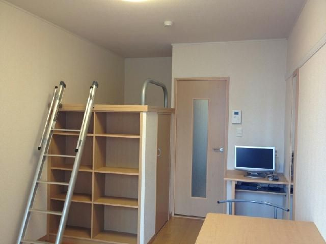 レオパレスクレールコートの洋室