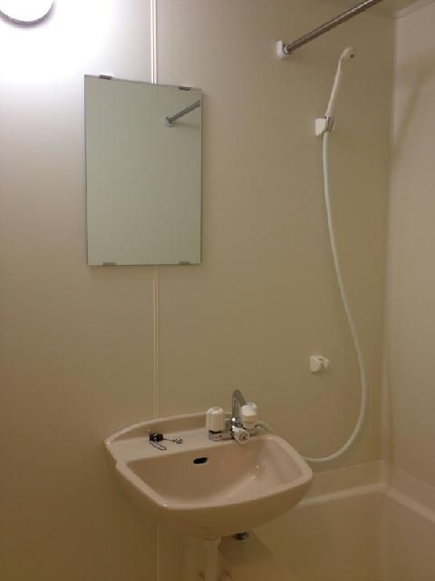 レオパレスクレールコートの浴室