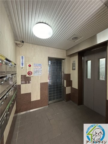 グリシーヌ静徳のエントランス