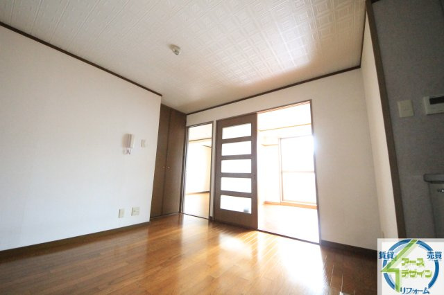 グリシーヌ静徳の居間・リビング|類似写真