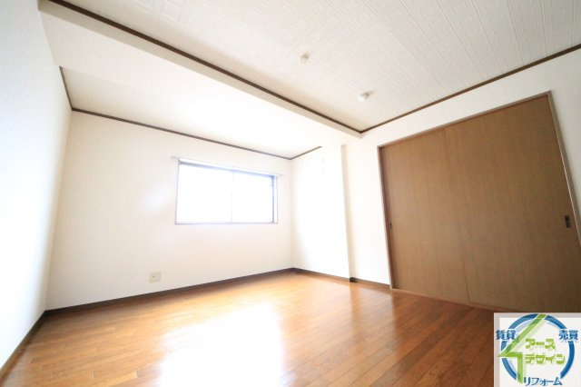 グリシーヌ静徳のその他|類似写真