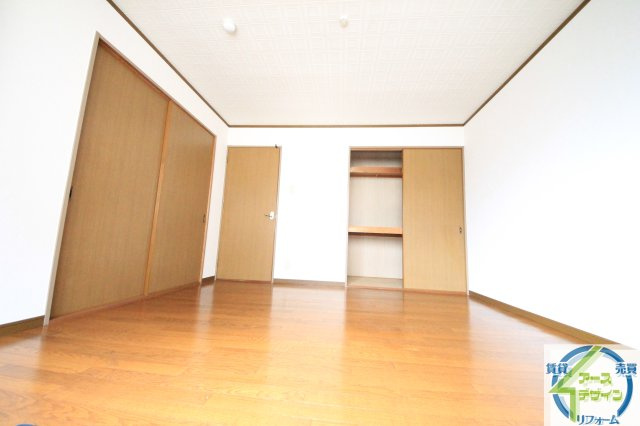 グリシーヌ静徳の寝室|類似写真