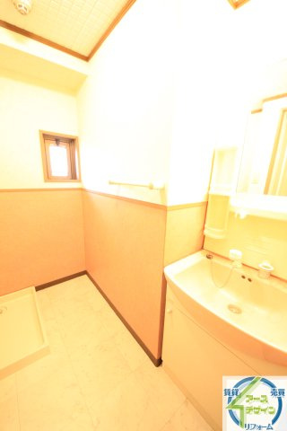 グリシーヌ静徳の洗面所|類似写真